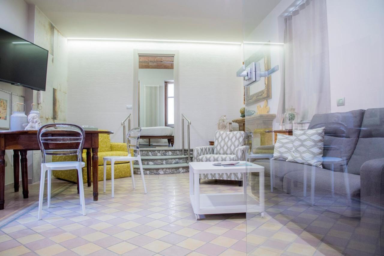 Appartamento Vacanze / Holiday Flat Farfalle&Rossobarbera Montegrosso d'Asti Eksteriør billede