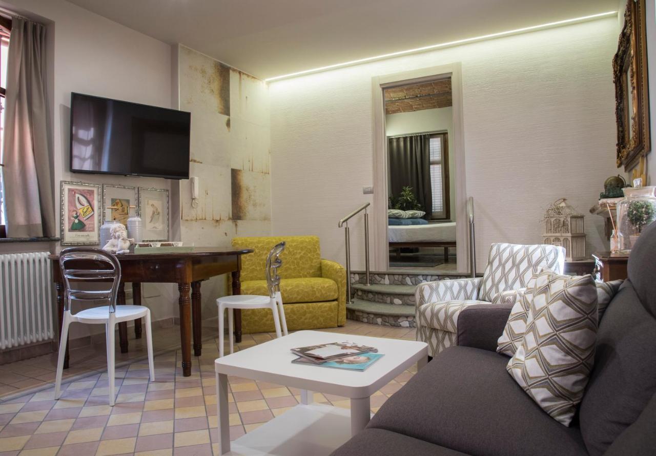 Appartamento Vacanze / Holiday Flat Farfalle&Rossobarbera Montegrosso d'Asti Eksteriør billede